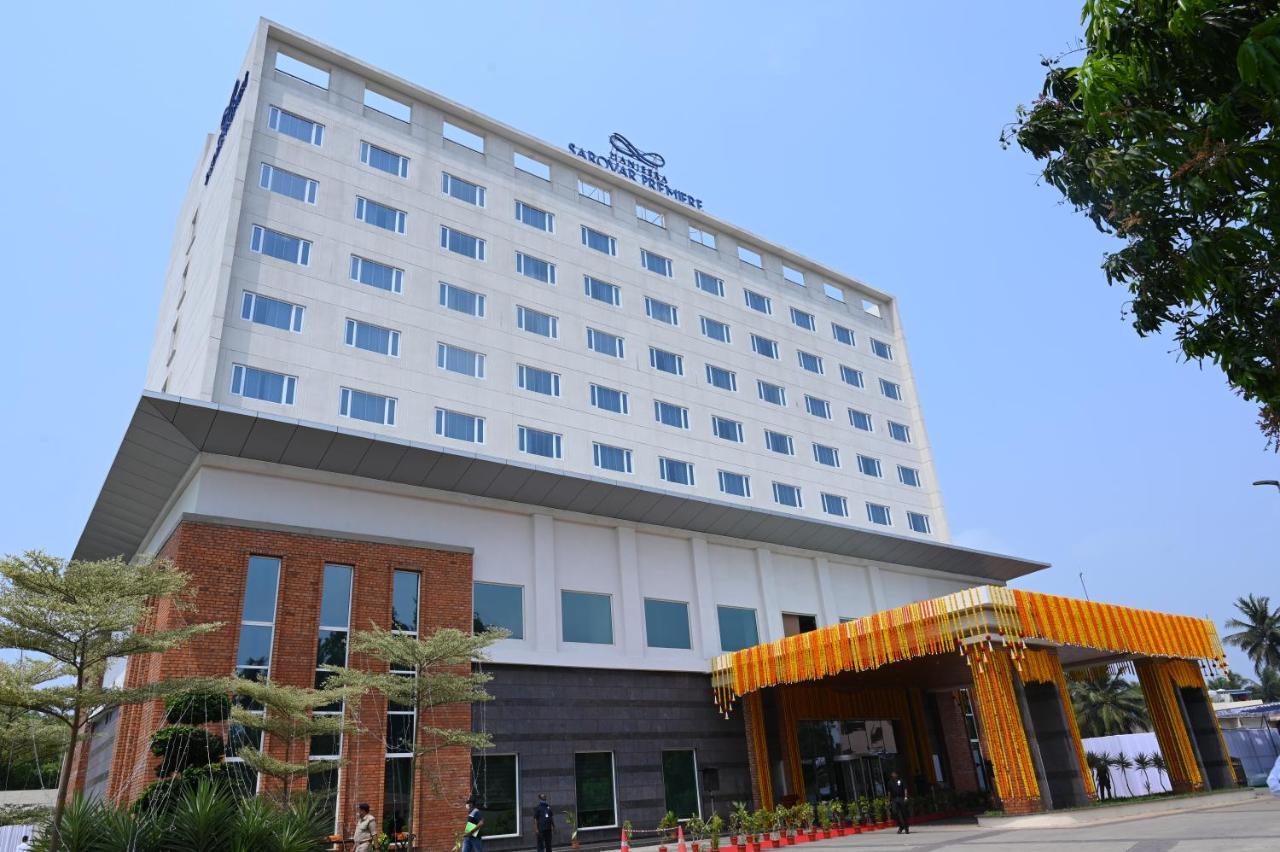 Manjeera Sarovar Premiere Rājahmundry Exterior foto