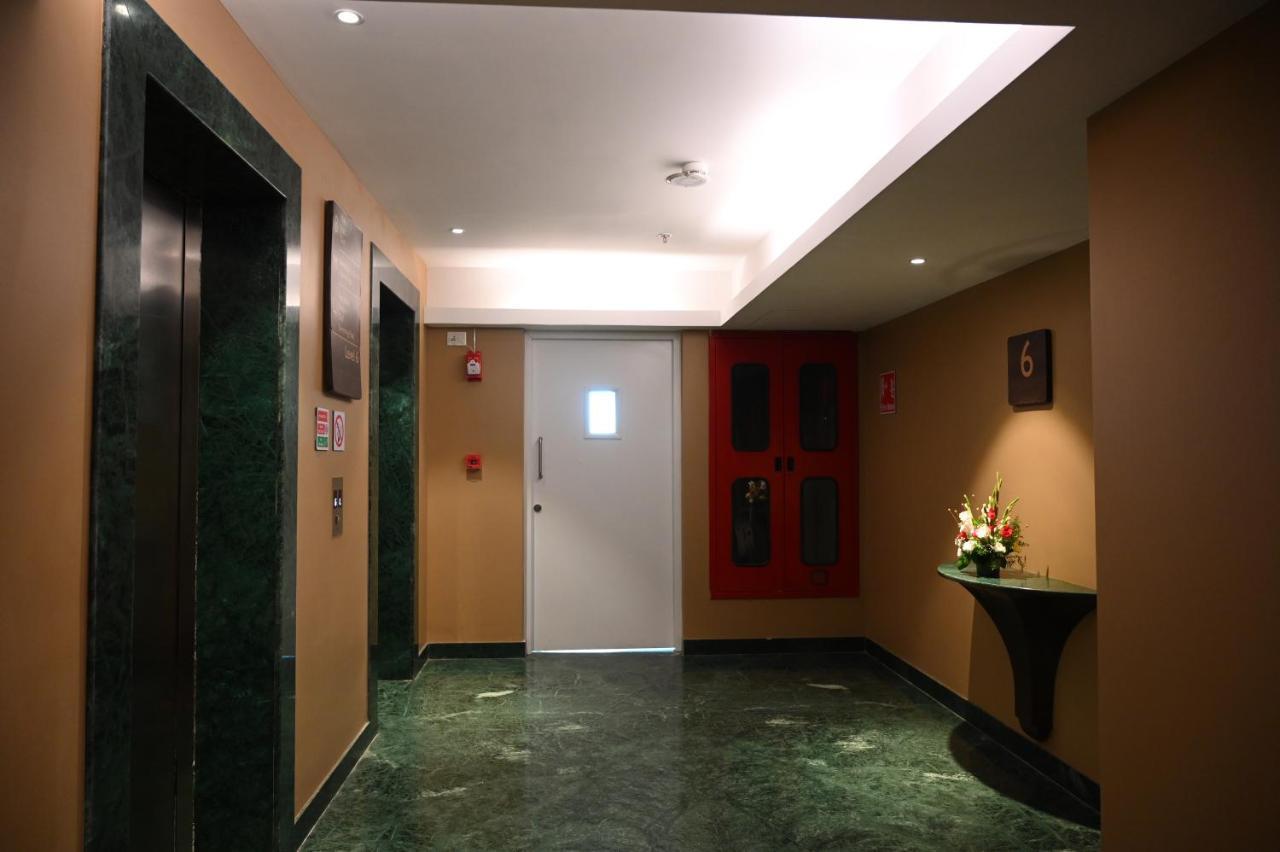 Manjeera Sarovar Premiere Rājahmundry Exterior foto